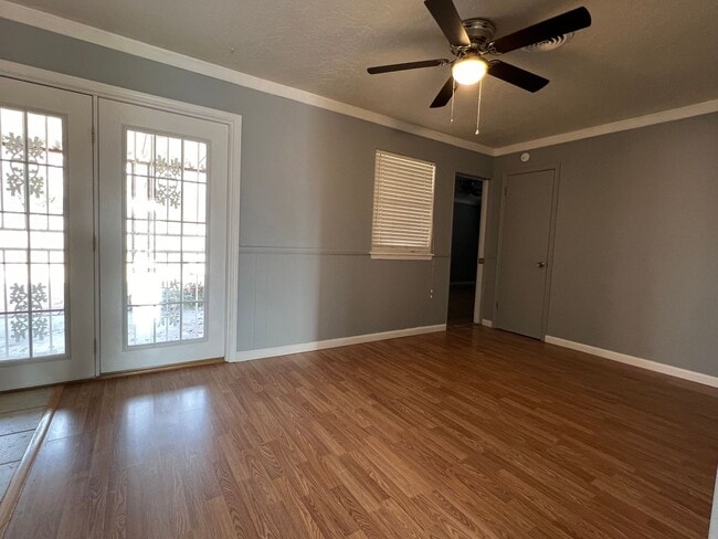 Building Photo - 3808 SE Camden Way