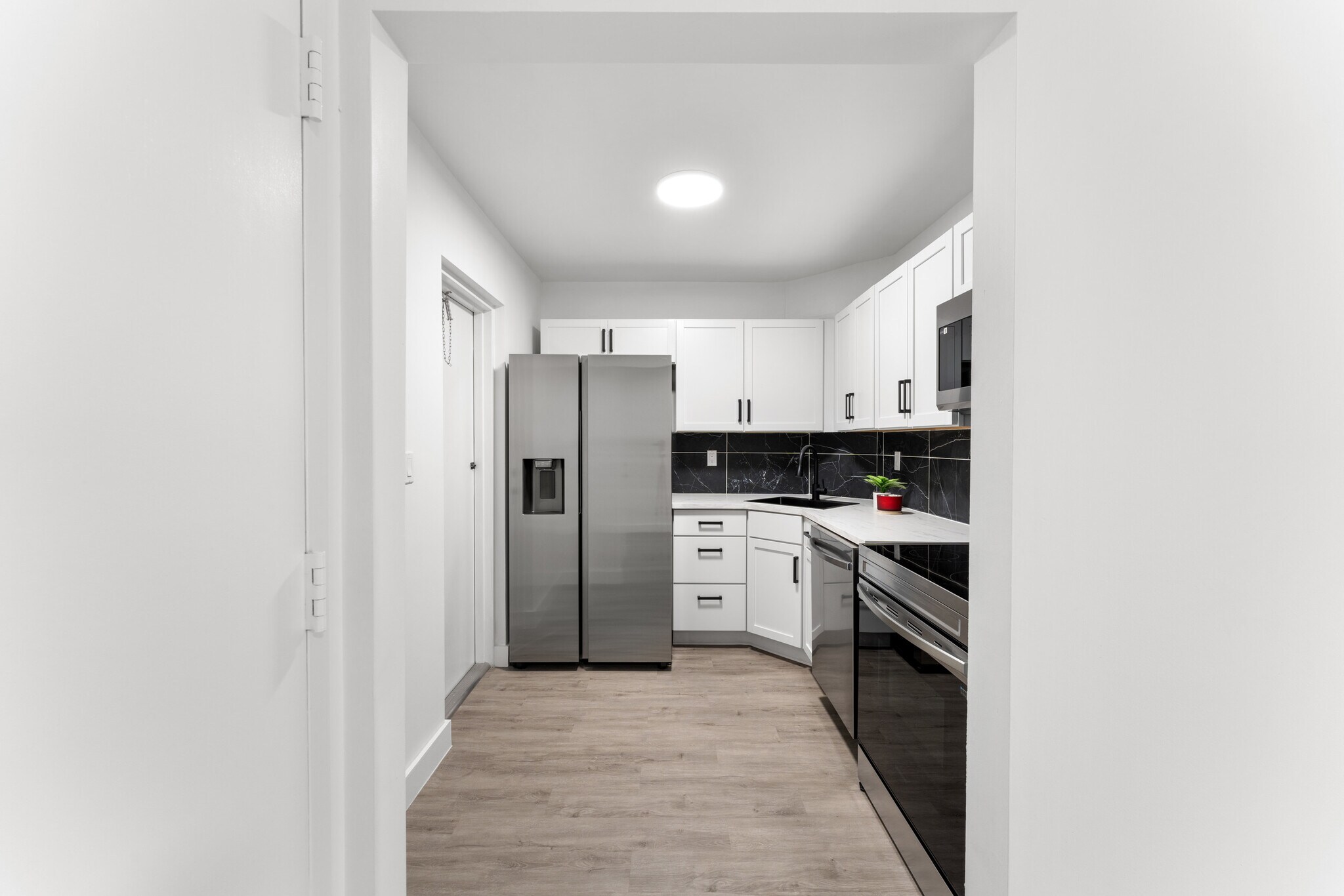 Building Photo - 3105 Oakland Shores Dr