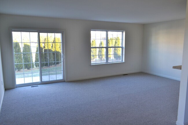 Building Photo - Spacious Townhome with 1-Car Garage & Pet-Friendly – Conrad Weiser Schools!