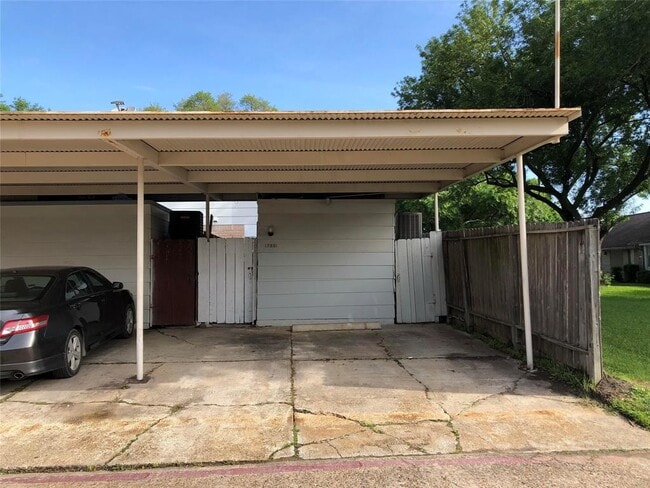 Building Photo - 12881 High Star Dr