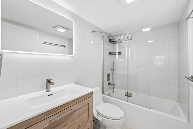 Building Photo - 1515 E Broward Blvd