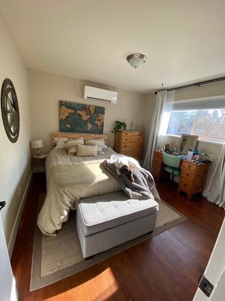 Building Photo - 1261 NE Dempsey Dr