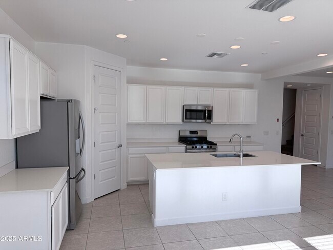 Building Photo - 12471 W Forest Pleasant Pl