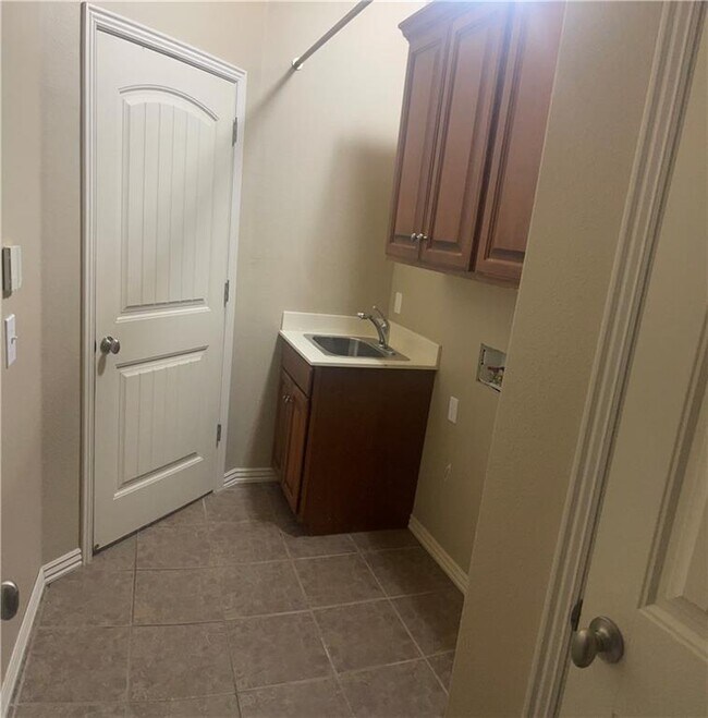 Building Photo - 3602 Langmead Dr