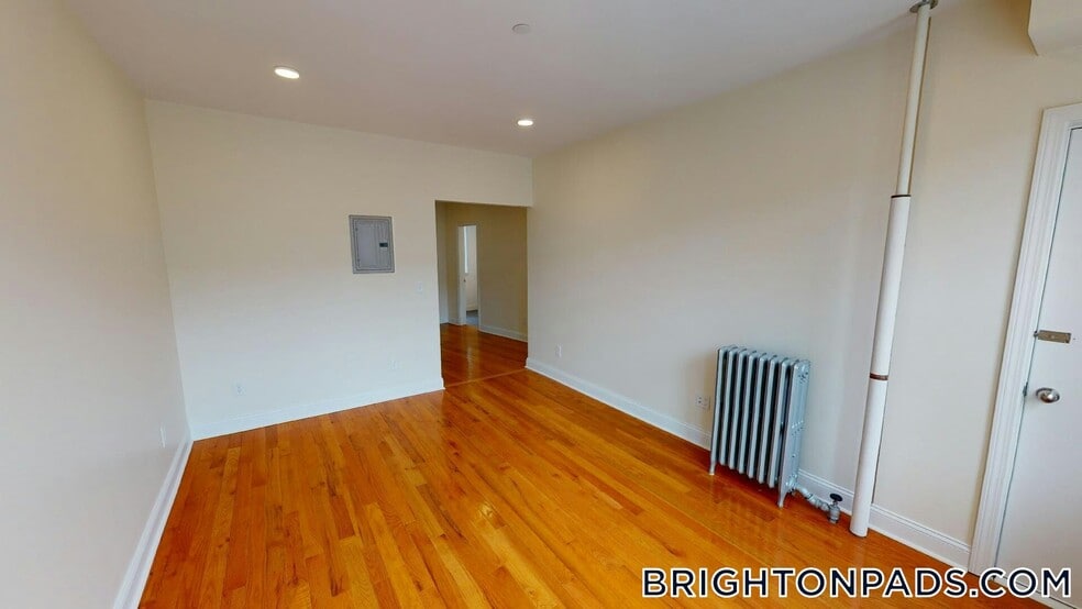 Building Photo - 123 Sutherland Rd