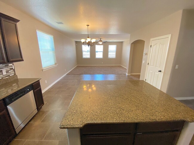 Building Photo - East El Paso LARGE 4 bed Refrig A/C!