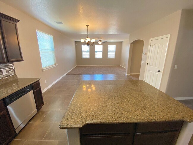 Building Photo - East El Paso LARGE 4bed/2.5bath Refrig A/C!