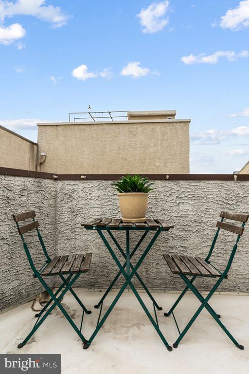 Building Photo - 444 Poplar St