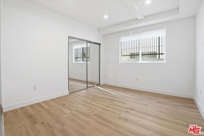 Building Photo - 1820 Prosser Ave