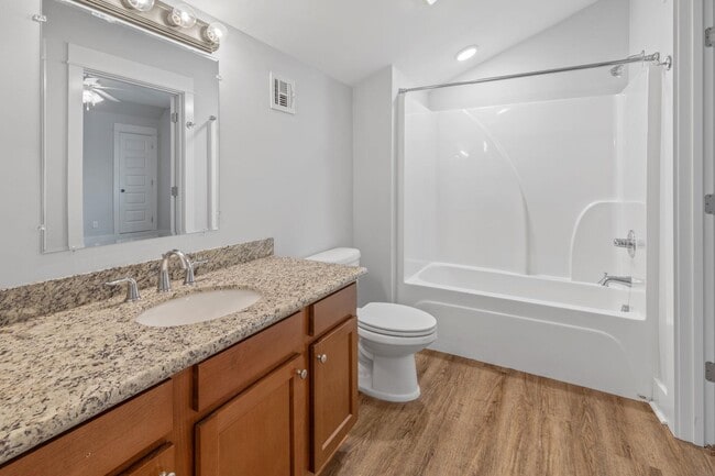 Building Photo - 707 Division St