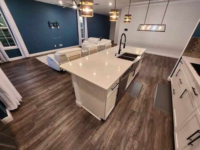 Building Photo - 913 Grand Wildmere Cove