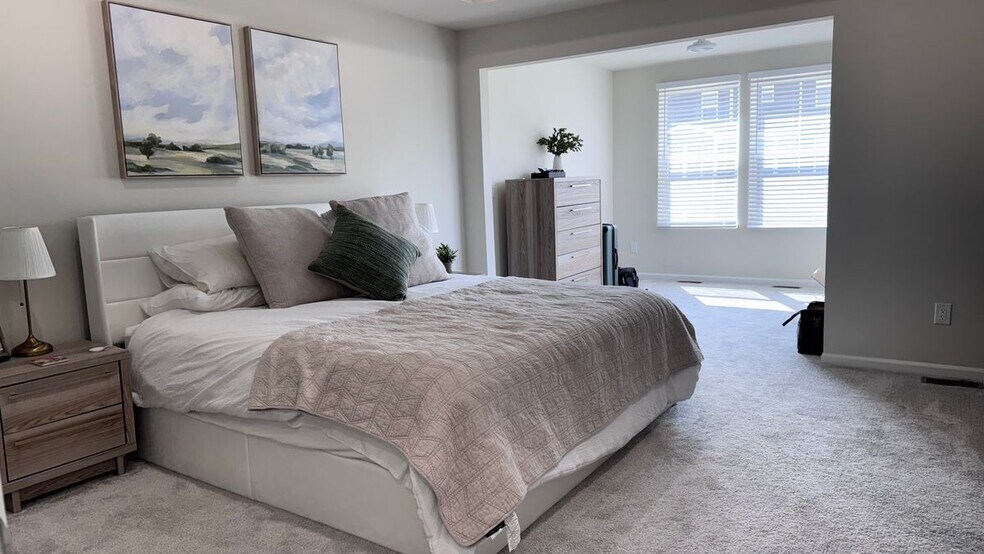 Building Photo - 1445 Superior Dr