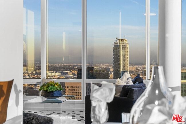 Building Photo - 877 Francisco St