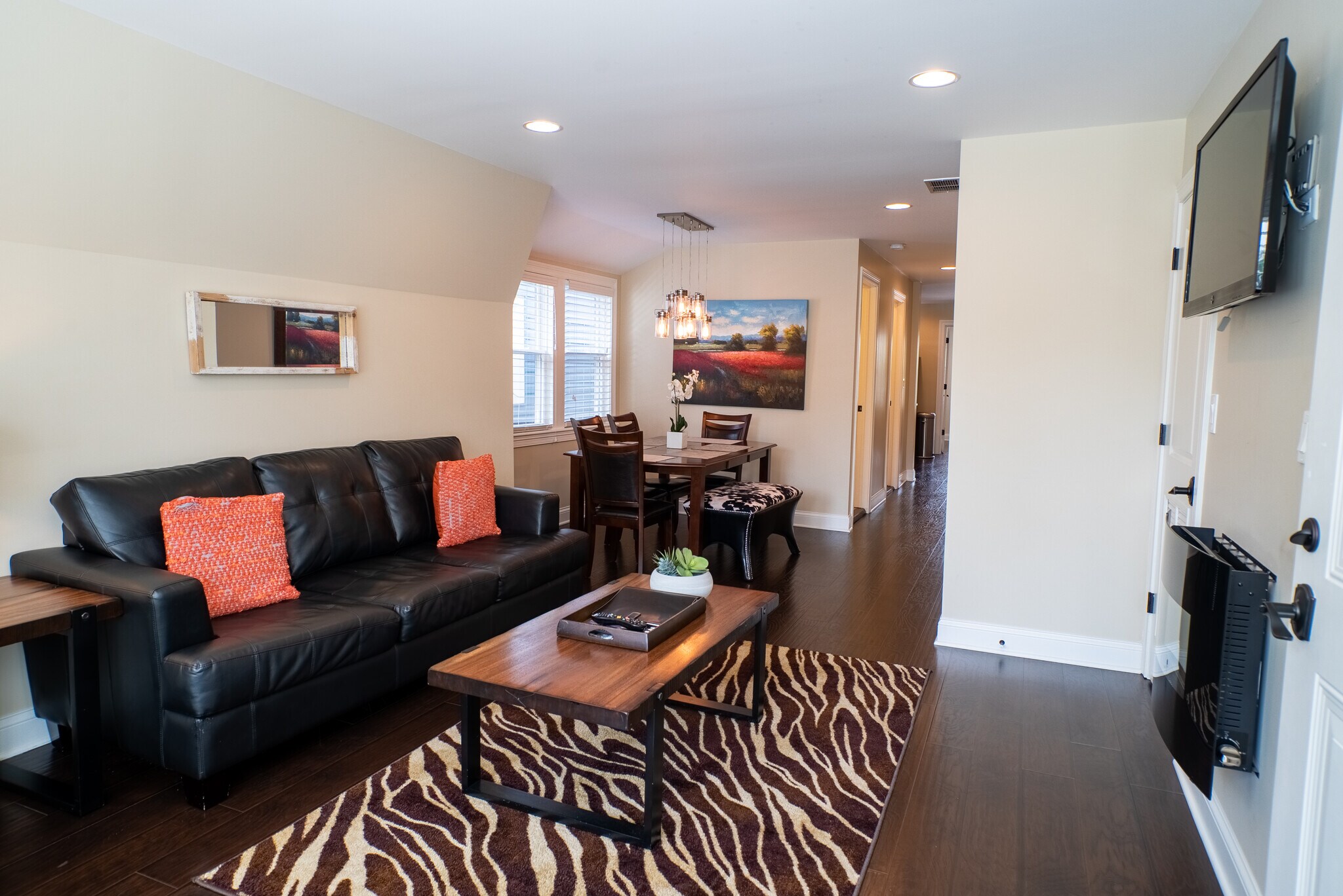 Building Photo - 3538 N Hoyne Ave