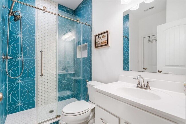 Building Photo - 2121 Harmony Dr