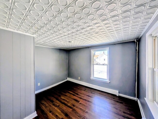 Building Photo - 13-15 Walnut Street Unit 3