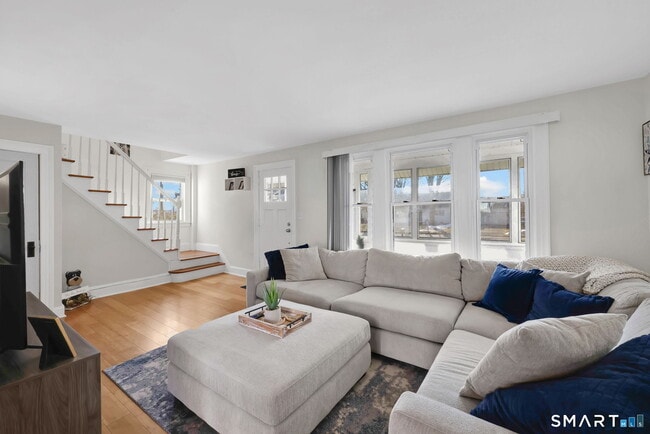 Building Photo - 829 Wells Rd