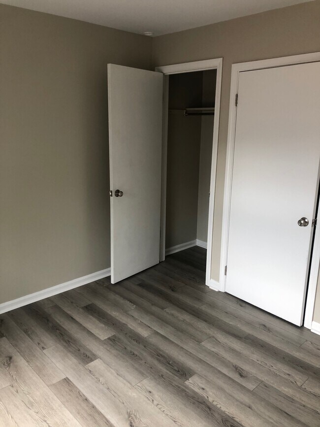 Building Photo - 488 Caroline Street