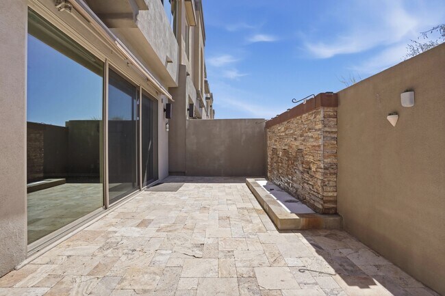 Building Photo - 7471 E Paraiso Dr