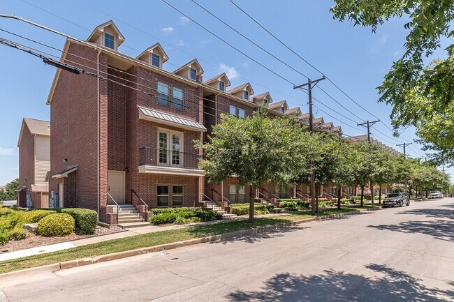 Building Photo - 2816 Lubbock Ave
