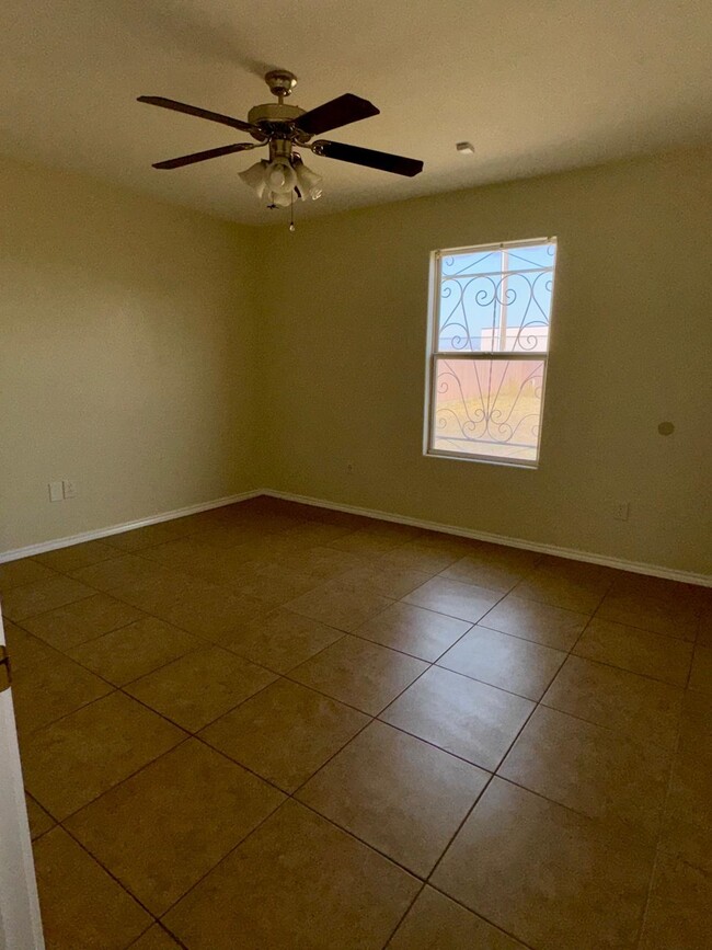 Building Photo - 3807 Katiana Dr