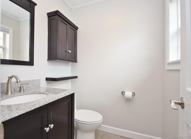 Building Photo - 478 Lake Rd