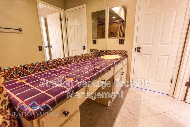 Building Photo - 10015 E Mountain View Rd