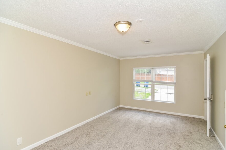Building Photo - 432 Cedar Park Cir