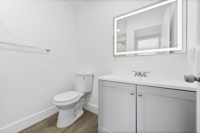 Building Photo - 124 Normandy Ln