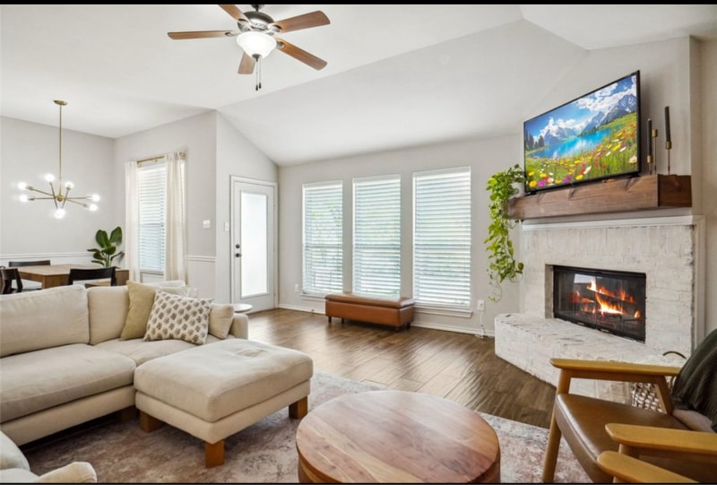 Building Photo - 5908 Creekway Dr