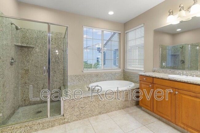 Building Photo - 265-269 S Sonrisa St