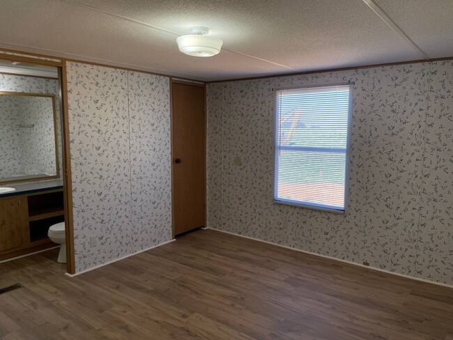 Building Photo - 3 BED 2 BATH MOBILE HOME LOCATED IN DENTON...