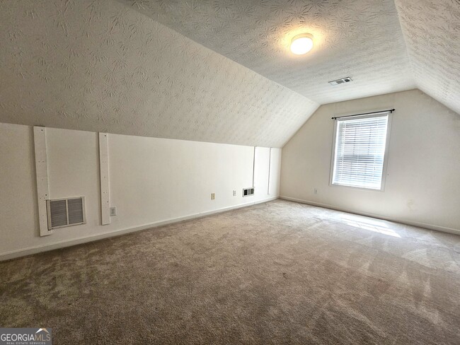 Building Photo - 109 Red Tail Rd