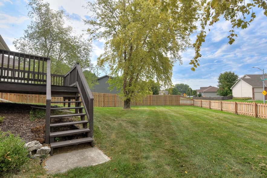 Building Photo - 15327 Parker Cir