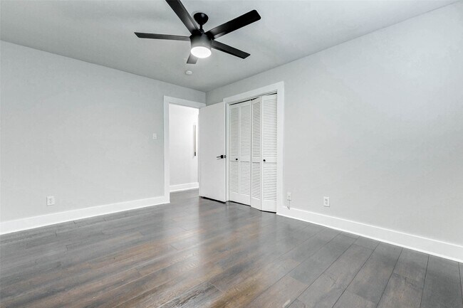 Building Photo - 22222 Greenbrook Dr