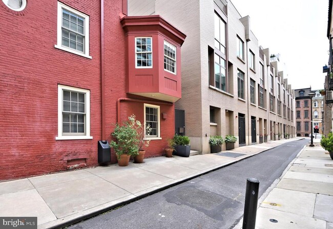 Building Photo - 107 S Van Pelt St