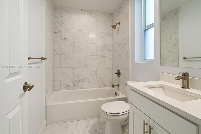 Building Photo - 432 21st St