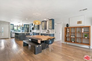 Building Photo - 12939 Dickens St