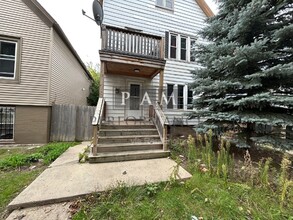 Building Photo - 2443 S 9th St