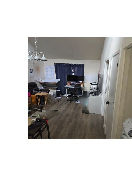 Building Photo - 3225 Oyster Bay Ave