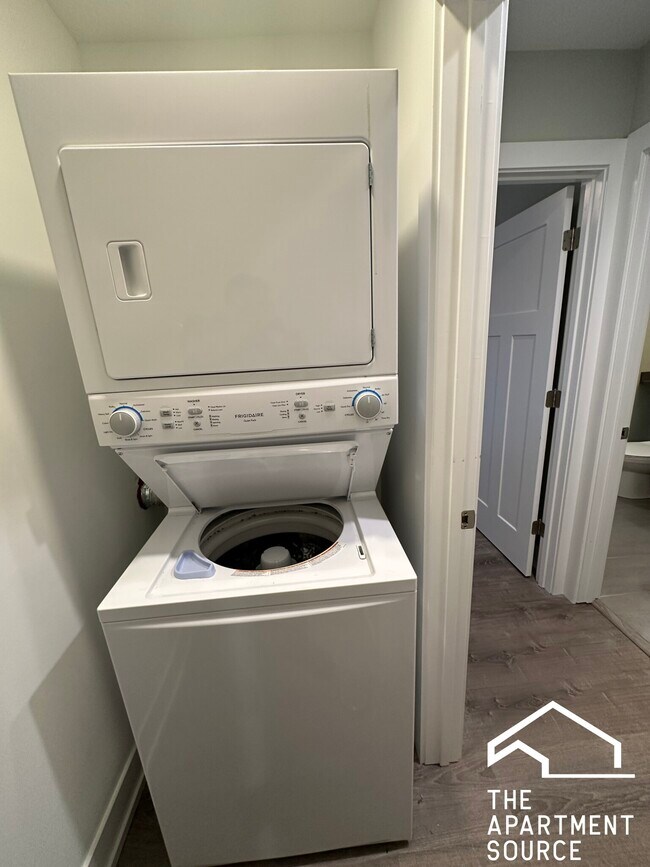 Building Photo - 1002 Crain St