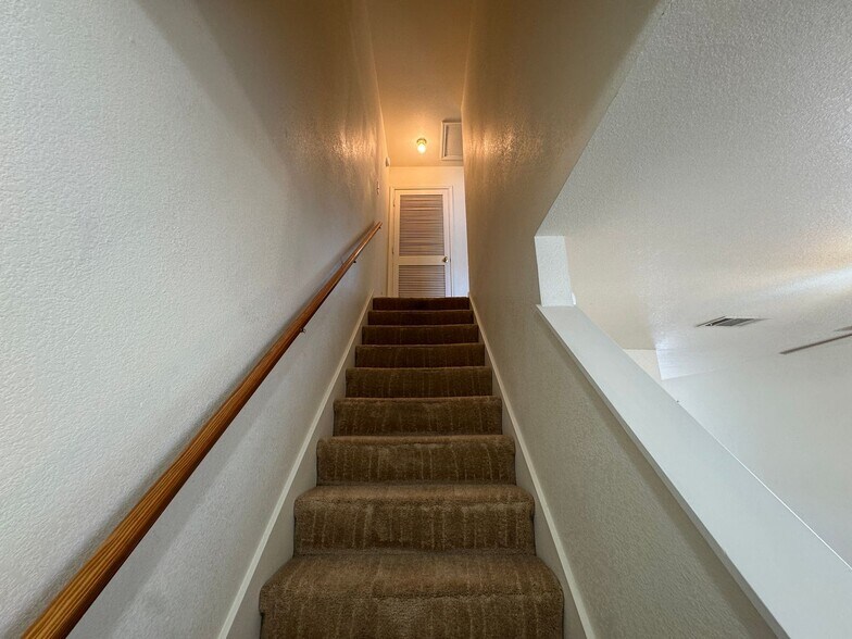 Building Photo - 805 Leifester Cir