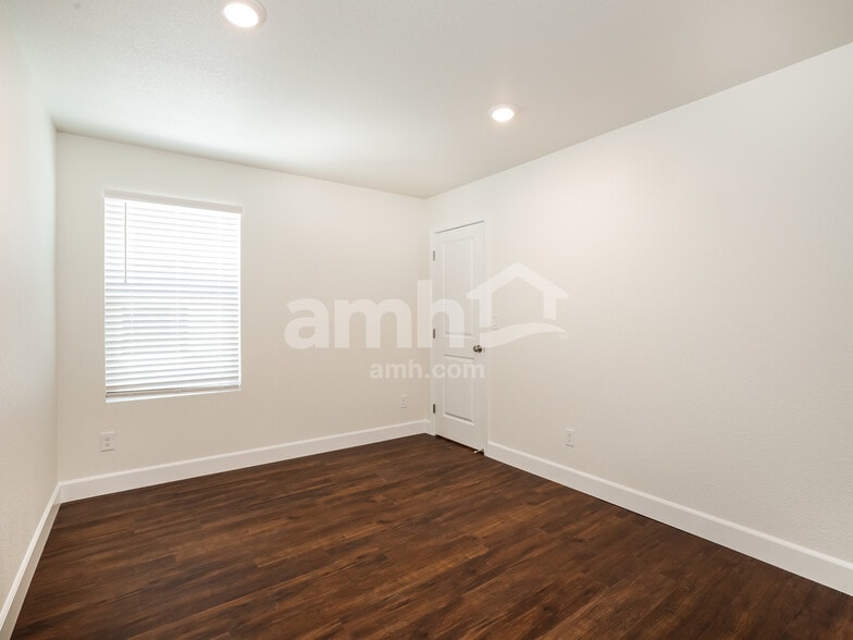 Building Photo - 6526 Enlightenment Dr