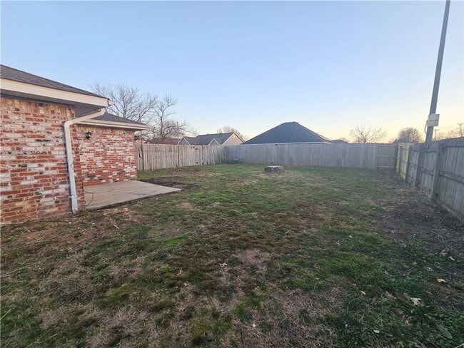 Building Photo - 2326 W Roselawn St