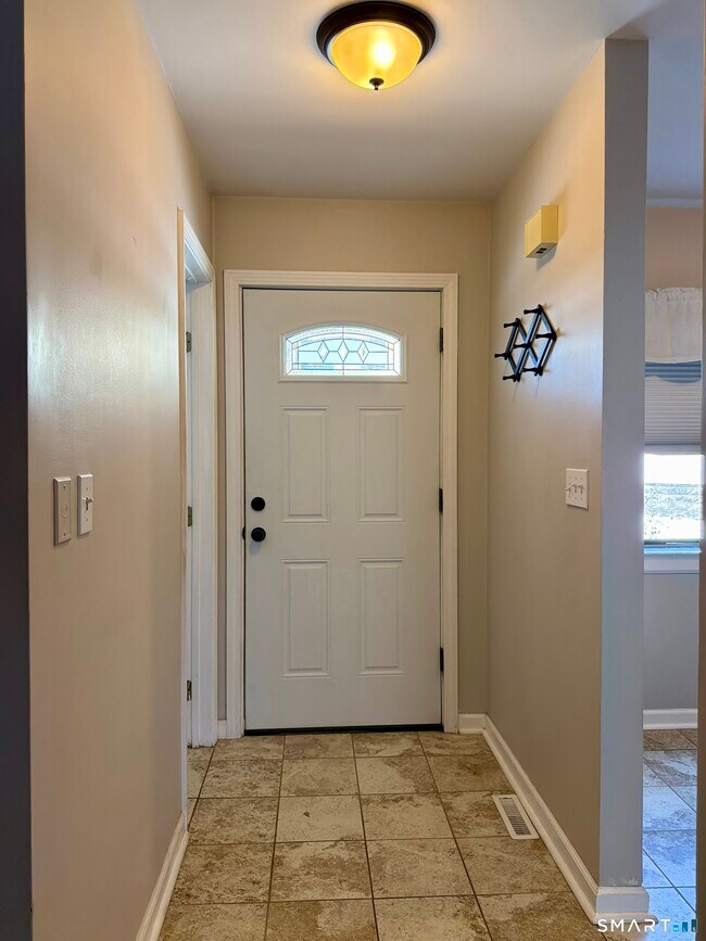 Building Photo - 163 Monticello Dr