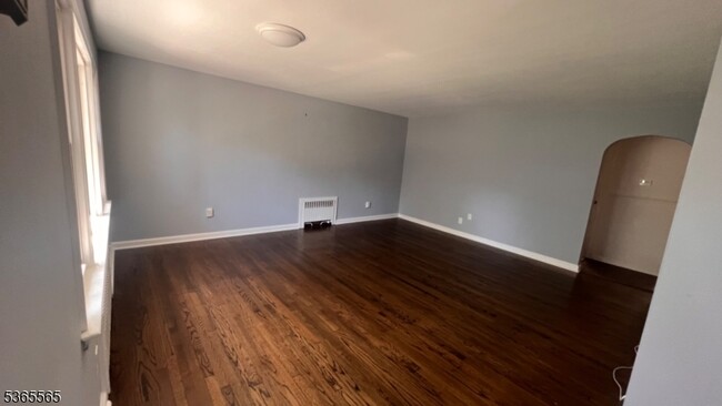 Building Photo - 116 Greenlawn Ave