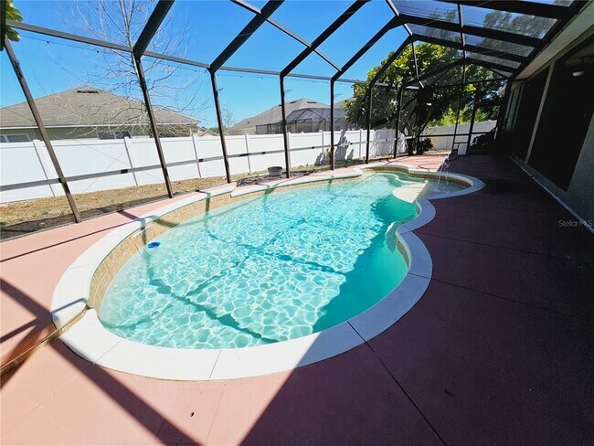 Building Photo - 1930 Saddlewood Ct