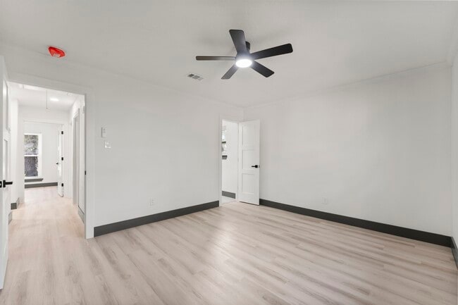 Building Photo - 26 E Woodtimber Ct