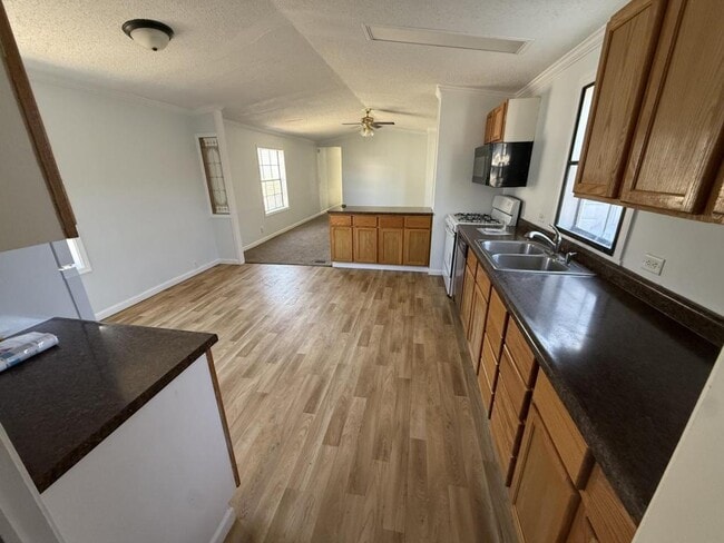 Building Photo - 409 Peachtree St