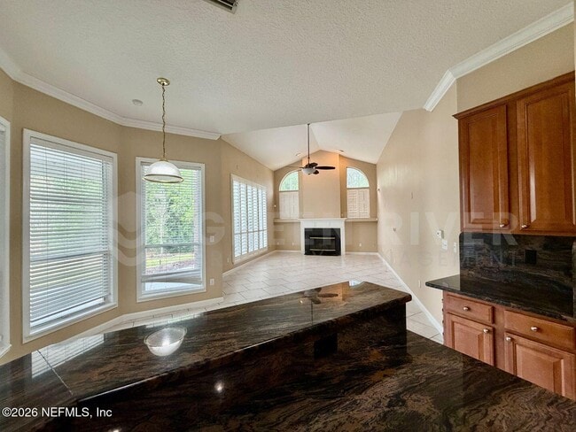 Building Photo - 1462 Scenic Oaks Dr